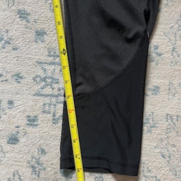 🧡 3/15 Reebok Black Cropped Leggings Women's M - Picture 6 of 9